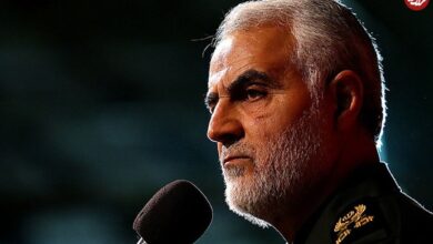 عکس؛ سفر به تاریخ؛ کوهنوردی «سردار سلیمانی» در کنار «رهبر انقلاب» در کرمان؛ سال 1384