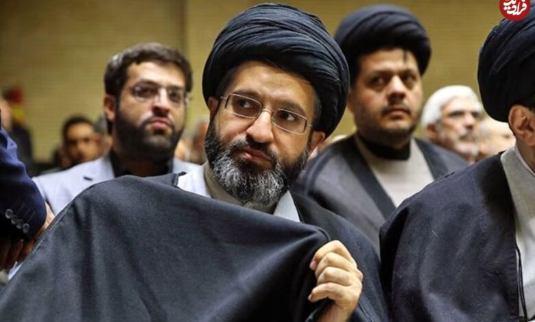 تاریخ و سفر در زمان؛ (عکس) به «سید مسعود خامنهای» کنار «حاج قاسم و رهبر انقلاب» سال 84 عکس؛ سفر به تاریخ؛ «سید مسعود خامنهای» در کنار «حاج قاسم و رهبر انقلاب»؛ سال 84