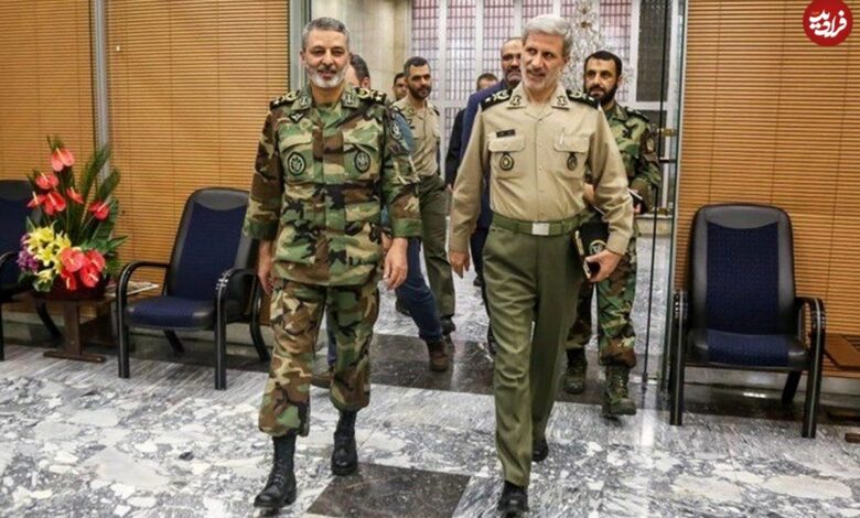 تاریخ و سفر در زمان؛ (عکس) به «امیر موسوی و امیر حاتمی» فرماندهان ارتش بیت رهبری سال 96 عکس؛ سفر به تاریخ؛ «امیر موسوی و امیر حاتمی» (فرماندهان ارتش) در بیت رهبری؛ سال 96