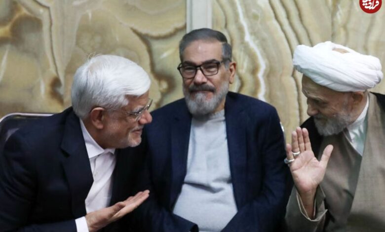 عکس؛ سفر زمان؛ «شمخانی» با لباس عربی در مراسم افطاری در اهواز؛ سال 1402