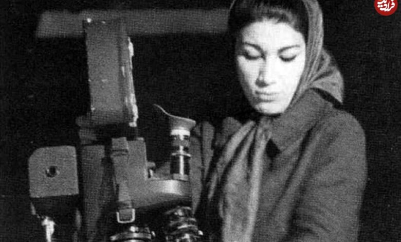 عکس؛ سفر در زمان؛ «فروغ فرخزاد» در لباس و استایل کابویی؛ اوایل دهه 40