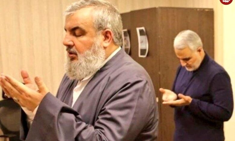 عکس؛ سفر به تاریخ؛ چهرۀ متفاوت «سید حسن نصرالله» در جوانی در جمع رزمندگان ایرانی؛ دهۀ 60 عکس؛ سفر به تاریخ؛ چهرۀ متفاوت «سید حسن نصرالله» در جوانی در جمع رزمندگان ایرانی؛ دهۀ 60