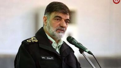 عکس؛ سفر به تاریخ؛ چهرۀ «سردار رادان» در دوران جوانی در کنار همرزمانش در جبهه؛ دهه 60