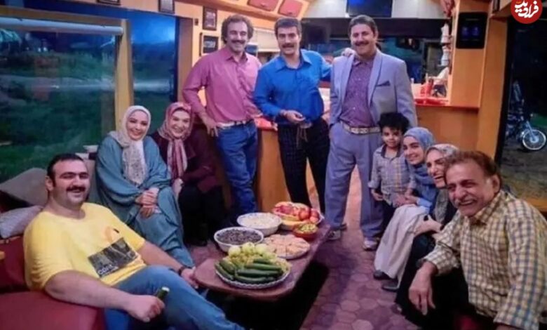 عکس؛ سفر زمان؛ «جبلی، رئیس صدا و سیما» در «کمپر ارسطو» در کنار «نقی معمولی»