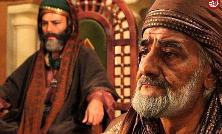 عکس؛ سفر به تاریخ؛ چهرۀ «ابومفلس» (مختارنامه) در پشتصحنۀ یک تئاتر قدیمی؛ سال 1348 عکس؛ سفر به تاریخ؛ چهرۀ «ابومفلس» (مختارنامه) در پشتصحنۀ یک تئاتر قدیمی؛ سال 1348