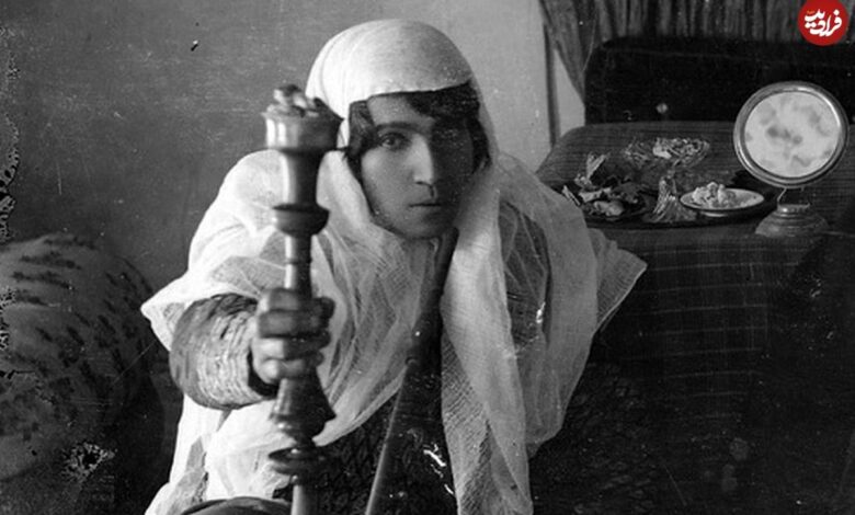 عکس؛ سفر به تاریخ؛ عکس دیده‌نشدۀ «زن ایرانی» در حال کشیدن «تریاک» در دوران رضاخان