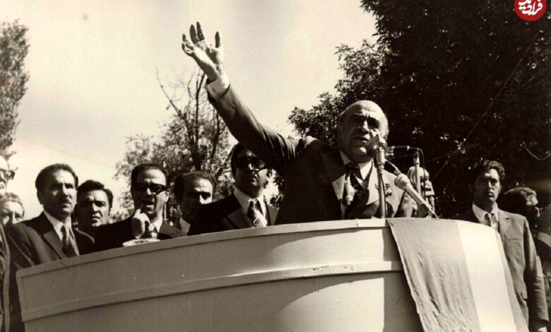 عکس؛ سفر در زمان؛ «هویدا، آموزگار، زاهدی و علیخانی» در حال گفتگو با شاه؛ دهه 40