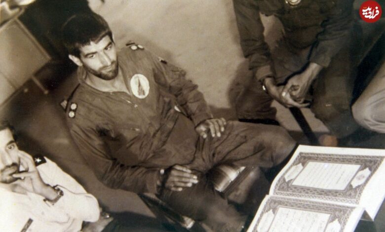 عکس؛ سفر در زمان؛ «شهید عباس بابایی» در یک مهمانی خانوادگی؛ دهه 50