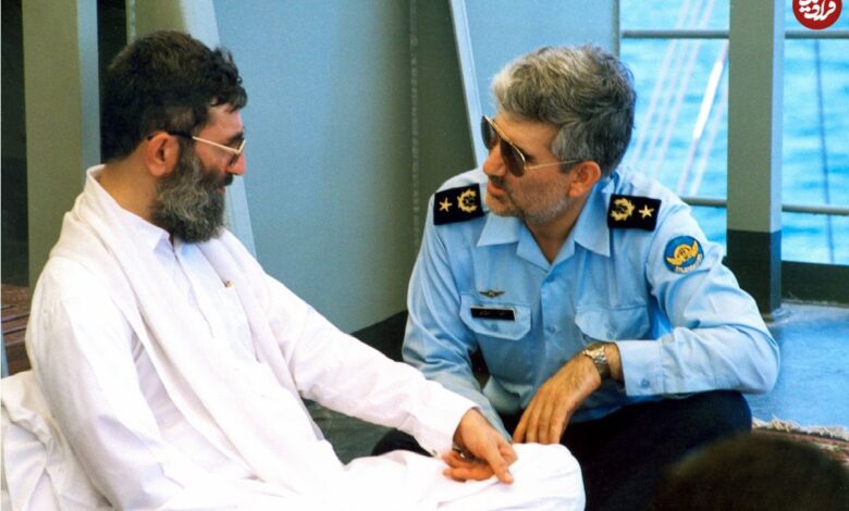 عکس؛ سفر در زمان؛ «امیر منصور ستاری» در حال بررسی سامانه پدافند نیروی هوایی؛ اوایل دهه 70