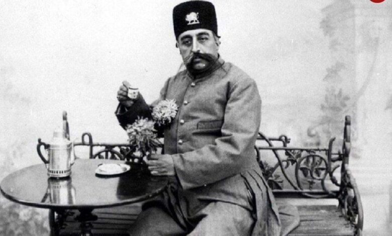 زمان و تاریخ عکس؛ خاطرات مظفرالدینشاه: پولهای نقره و طلا به هوا انداختند زدیم و به بعضی فرنگیها به یادگار دادیم سفر در زمان؛ خاطرات مظفرالدینشاه: پولهای نقره و طلا به هوا انداختند زدیم و به بعضی فرنگیها به یادگار دادیم