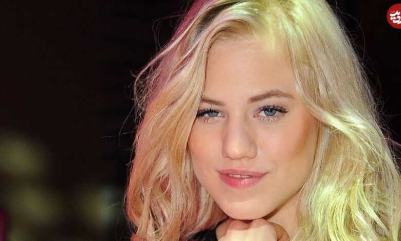 تصاویر؛ عکس های شخصی، زندگی خصوصی و بیوگرافی لاریسا-آنتونیا مارولت تصاویر؛ عکس های شخصی، زندگی خصوصی و بیوگرافی لاریسا-آنتونیا مارولت