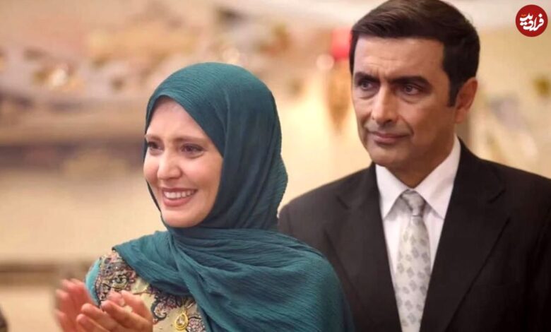 عکس؛ سفر زمان؛ «طوبی هامون» (سریال طوبی) با پسر کوچکش در لحظۀ دریافت «سیمرغ بلورین»