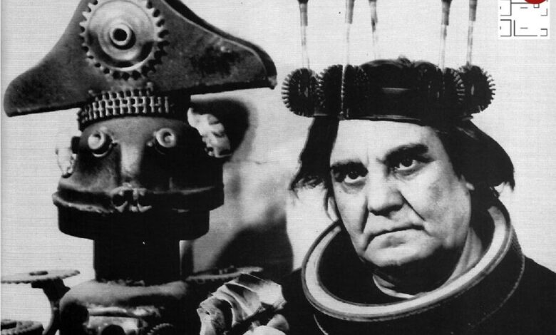 عکس؛ سفر در زمان؛ ماجرای تاجگذاری ژازه تباتبایی، شاعر مجسمههای آهنی عکس؛ سفر در زمان؛ ماجرای تاجگذاری ژازه تباتبایی، شاعر مجسمههای آهنی