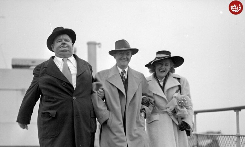 عکس؛ سفر در زمان؛ «لورل و هاردی» در کنار همسران شان در یک هتل در لندن؛ سال 1330