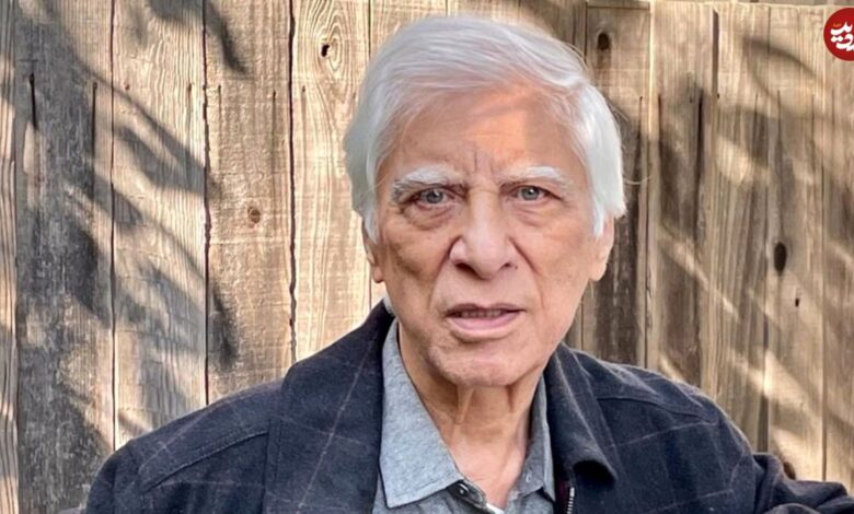 عکس؛ سفر در زمان؛ دریافت جایزه کارگردان معروف از فرح پهلوی در جریان جشنواره فیلم تهران