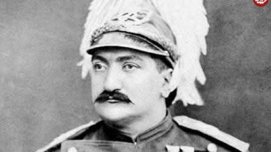 عکس؛ سفر در زمان ؛ ادعای مالکیت شاهزاده قجری بر میدان نقش جهان اصفهان!