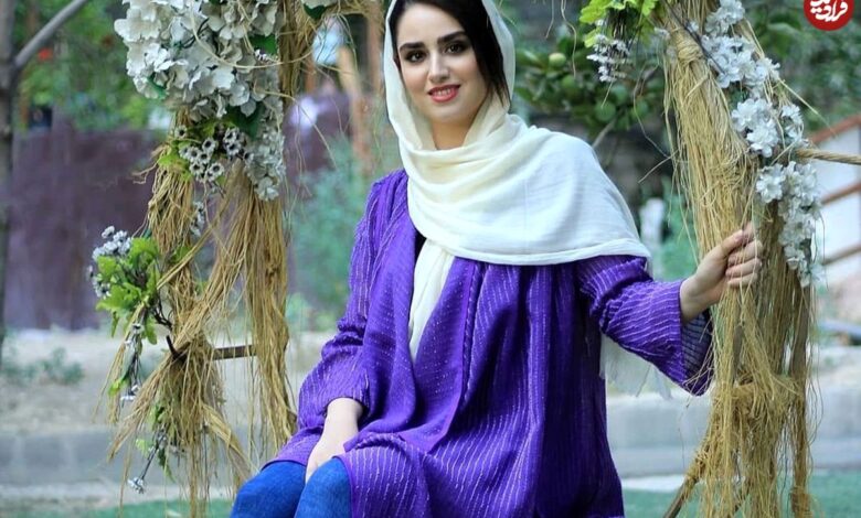 عکس؛ سفر در زمان؛ «هانیه غلامی» در حال امضاء کردن سند ازدواج اش؛ سال 1396