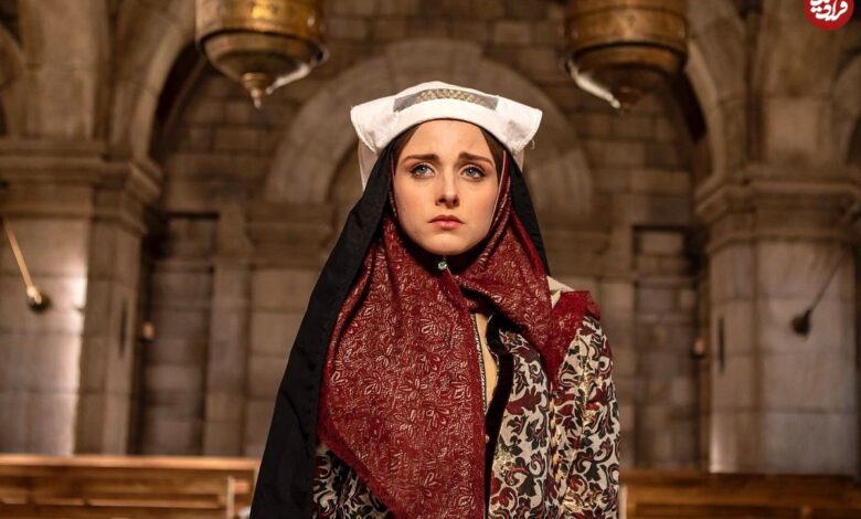 تاریخ و سفر در زمان؛ (عکس) «سارا گرجی» پشت صحنه سریال جیران سال 1401 عکس؛ سفر در زمان؛ «سارا گرجی» در پشت صحنه سریال جیران؛ سال 1401