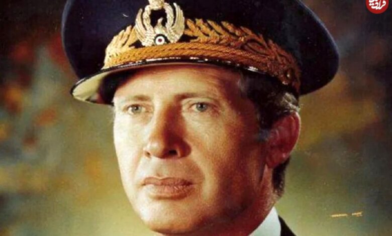 عکس؛ سفر در زمان؛ «نادر جهانبانی» در حال پیاده شدن از جنگنده اش؛ دهه 30 عکس؛ سفر در زمان؛ «نادر جهانبانی» در حال پیاده شدن از جنگنده اش؛ دهه 30