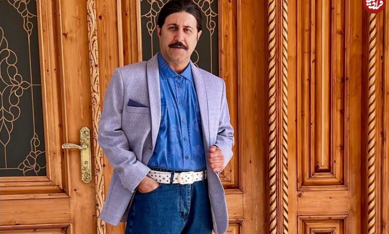 عکس؛ سفر در زمان؛ «رحمت» خارج از سریال پایتخت 7 در 22 سالگی؛ سال 76 عکس؛ سفر در زمان؛ «رحمت» خارج از سریال پایتخت 7 در 22 سالگی؛ سال 76