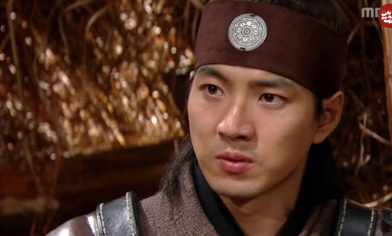 عکس؛ سفر در زمان؛ «بازیگر نقش جومونگ» در حال تمرین اسب سواری؛ سال 1384