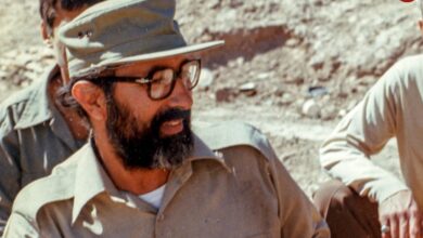 عکس؛ سفر به تاریخ؛ «شهید چمران» در کنار برادرش «مهدی» در جبهه؛ دهۀ ۶۰