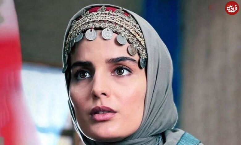 عکس؛ سفر زمان؛ تیپ و چهرۀ «سوجان گیلانی» (سریال سوجان) در ۲۷ سالگی در نمایشگاه کتاب