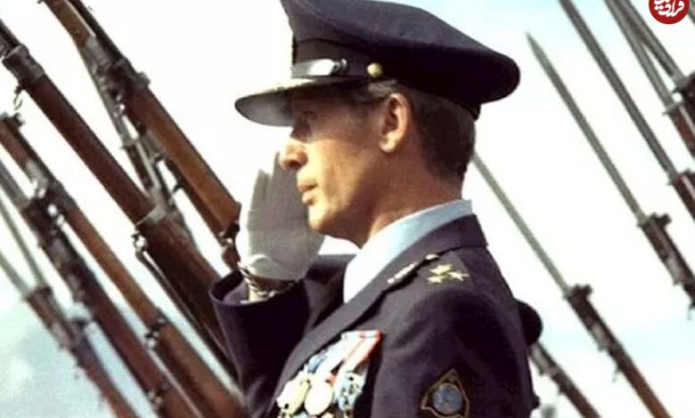 عکس؛ سفر در زمان؛ «نادر جهانبانی» بعد بازداشت توسط نیروهای انقلابی؛ سال 57 عکس؛ سفر در زمان؛ «نادر جهانبانی» بعد بازداشت توسط نیروهای انقلابی؛ سال 57