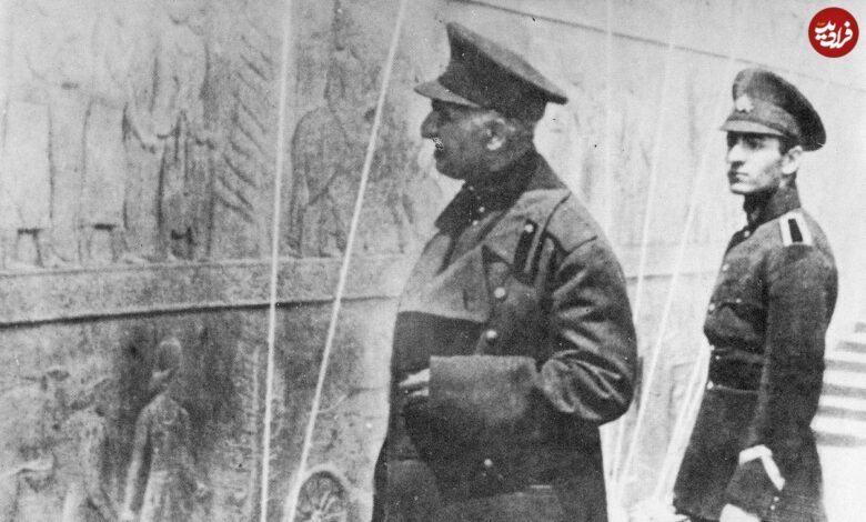 عکس؛ سفر در زمان؛ «دریادار بایندر نخستین فرمانده نیروی دریایی در کنار محمدرضا پهلوی و رضاخان» در کنار خلیج فارس»؛ دهه 1310 عکس؛ سفر در زمان؛ «دریادار بایندر نخستین فرمانده نیروی دریایی در کنار محمدرضا پهلوی و رضاخان» در کنار خلیج فارس»؛ دهه 1310