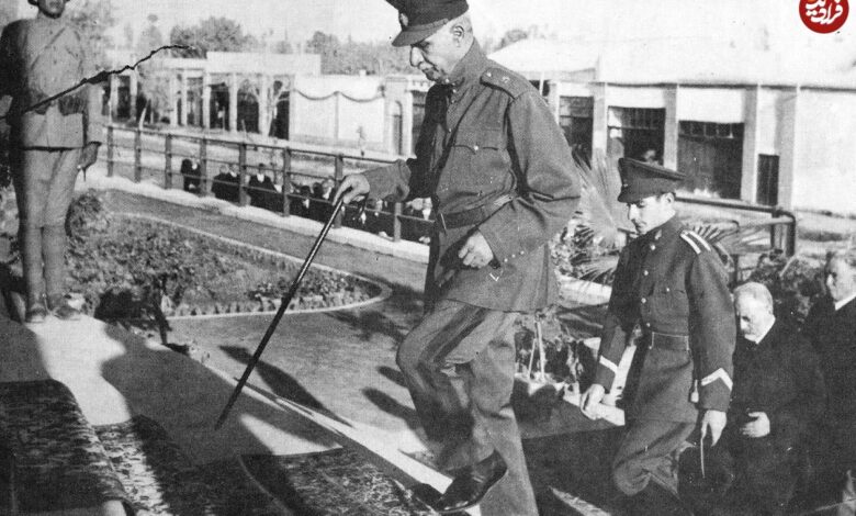 عکس؛ سفر در زمان؛ رضاخان در حال سان دیدن از دانشکده افسری؛ دهه 1310 عکس؛ سفر در زمان؛ رضاخان در حال سان دیدن از دانشکده افسری؛ دهه 1310