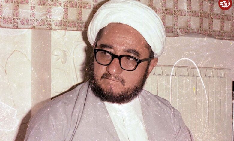 عکس؛ سفر در زمان؛ «محمدصادق خلخالی در تبعیدگاه لار»؛ دهه 50 عکس؛ سفر در زمان؛ «محمدصادق خلخالی در تبعیدگاه لار»؛ دهه 50