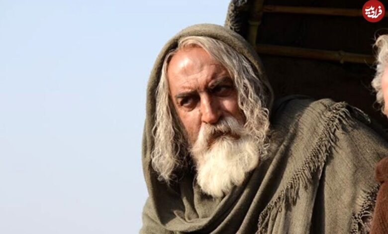 عکس؛ سفر به تاریخ؛ بازیگر نقش «سلمان فارسی» در کنار «عباس کیارستمی» در سوییس؛ دهۀ 60 عکس؛ سفر به تاریخ؛ بازیگر نقش «سلمان فارسی» در کنار «عباس کیارستمی» در سوییس؛ دهۀ 60