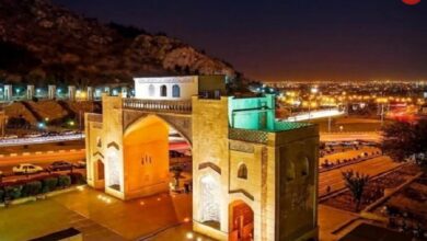 عکس؛ سفر به تاریخ؛ منظرۀ «دروازه قرآن و شهر شیراز» بیش از یک قرن قبل