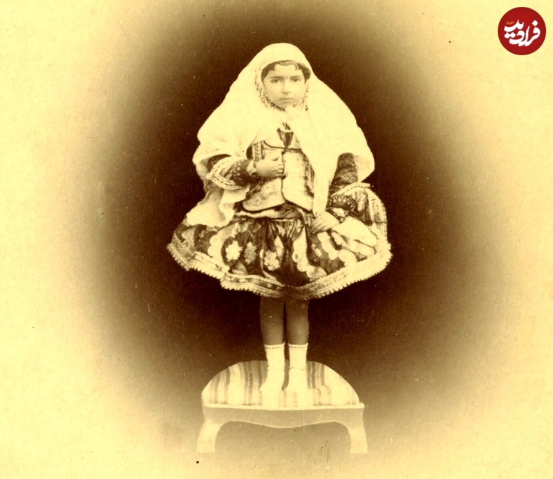 no-name-49 تاریخ و سفر در زمان؛ (عکس) به آتلیهای «آسیه خانم، خواهر احمدشاه قاجار» 7 سالگی