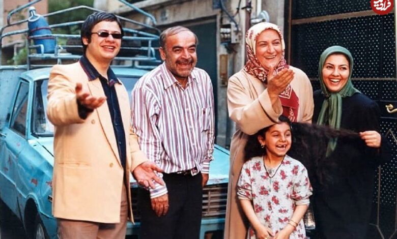 عکس؛ سفر در زمان؛ «علی، نرگس، سحر و ناهید» در پشت صحنه سریال خانه به دوش؛ سال 83 عکس؛ سفر در زمان؛ «علی، نرگس، سحر و ناهید» در پشت صحنه سریال خانه به دوش؛ سال 83