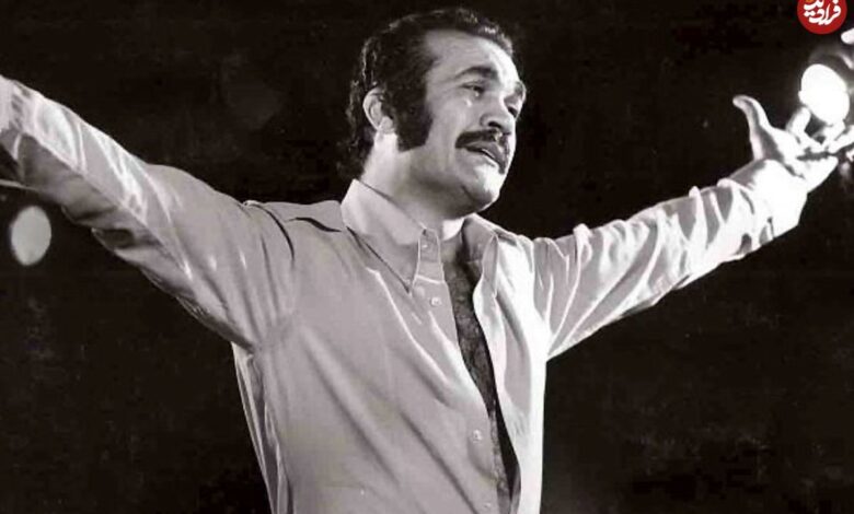 عکس؛ سفر در زمان؛ «فریدون فرخزاد» در حال بازی کردن با سگ خانگی اش در آلمان؛ سال 66