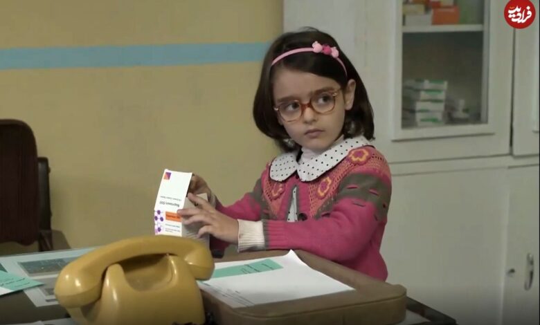 عکس؛ سفر در زمان؛ «مومو» سریال بچه مهندس 1 در کنار میلاد کی مرام؛ سال 1403 عکس؛ سفر در زمان؛ «مومو» سریال بچه مهندس 1 در کنار میلاد کی مرام؛ سال 1403