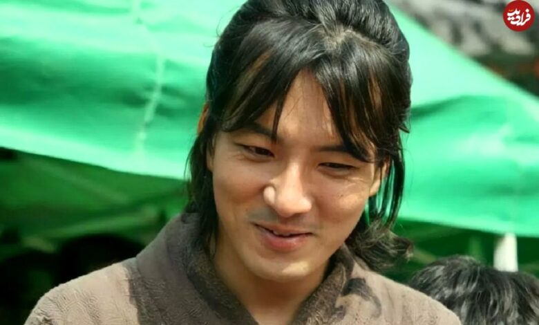 عکس| سفر در زمان؛ «سونگ ایل گوک» در حال برش زدن کیک تولدش در پشت صحنه سریال جومونگ