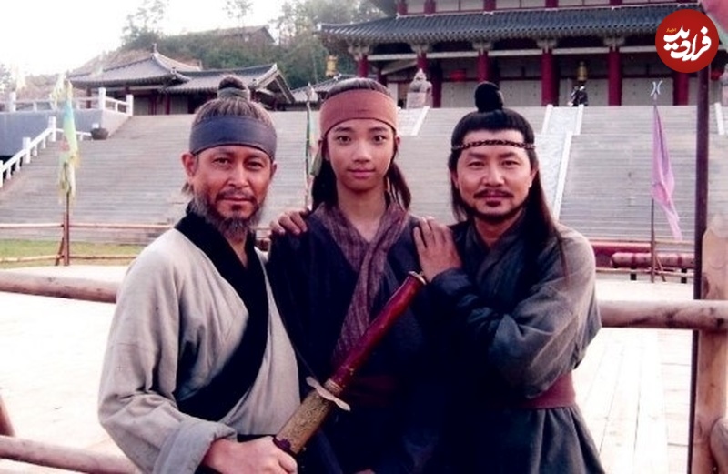 تاریخ و سفر در زمان؛ (عکس) به یادگاری اعضای گروه «دامول» پشت صحنه سریال «جومونگ»