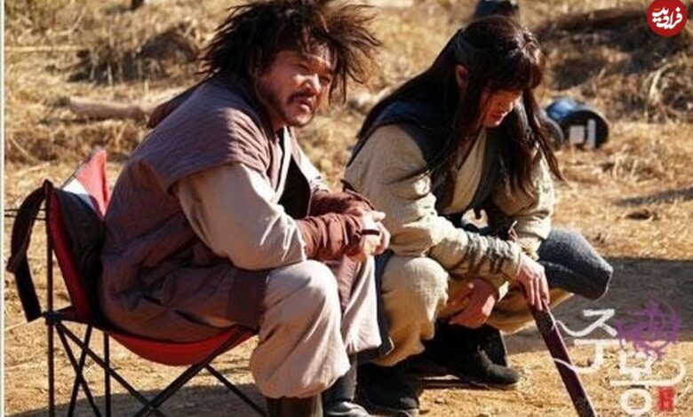 ببینید| سفر به تاریخ؛ گیر کردن تبر «هیوبو» در زین اسب در پشت‌صحنۀ سریال «جومونگ»