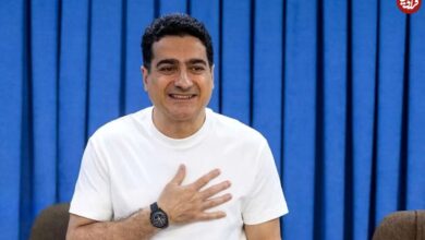 عکس| سفر به تاریخ؛ «همایون شجریان» در 12 سالگی در حال نواختن تنبک در عروسی خواهرش