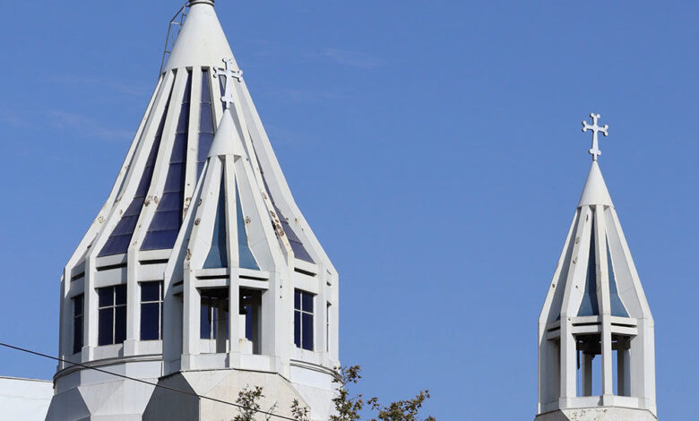 عکس؛ سفر در زمان؛ تهران ۱۳۵۲؛ کلیسای سارکیس ابتدای ویلا و کریم‌خان