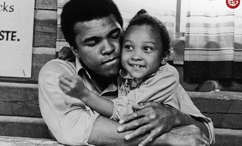 تاریخ و سفر در زمان؛ (عکس) «محمدعلی کلی» حال تمرین بوکس زیر آب سال 1340 عکس| سفر در زمان؛ «محمدعلی کلی» در حال تمرین بوکس در زیر آب؛ سال 1340