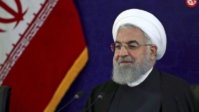 عکس؛ سفر در زمان؛ تصویری دیده نشده از حسن روحانی در نمازجمعه سال ۱۳۶۰