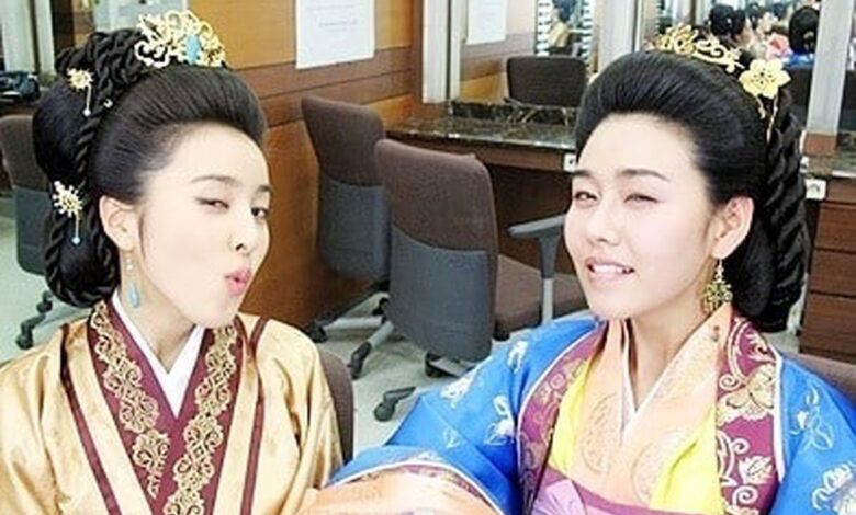 تاریخ و سفر در زمان؛ (عکس) یادگاری «سوسانو و سولان» بعد از خرید لباس 16 سال بعد از سریال «جومونگ» عکس| سفر زمان؛ عکس یادگاری «سوسانو و سولان» بعد از خرید لباس؛ 16 سال بعد از سریال «جومونگ»