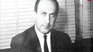 عکس؛ سفر در زمان؛ حسنعلی منصور در کنار محمدرضاشاه در ایوان تخت مرمر