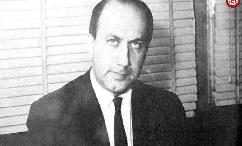 تاریخ و سفر در زمان؛ (عکس) حسنعلی منصور کنار محم ضاشاه ایوان تخت مرمر عکس؛ سفر در زمان؛ حسنعلی منصور در کنار محمدرضاشاه در ایوان تخت مرمر