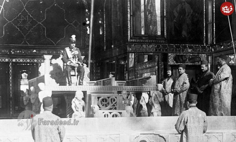 تاریخ و سفر در زمان؛ (عکس) سفیر بریتانیا حال حرکت به سمت مراسم تاجگذاری رضاشاه عکس؛ سفر در زمان؛ سفیر بریتانیا در حال حرکت به سمت مراسم تاجگذاری رضاشاه