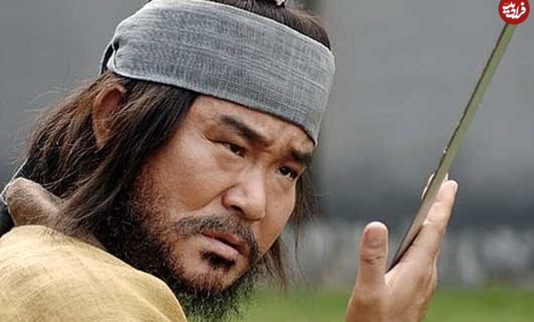 عکس| سفر به تاریخ؛ «موپالمو» (سریال جومونگ) در کنار «سوریانگ» و «ارباب یونتابال» در یک مراسم