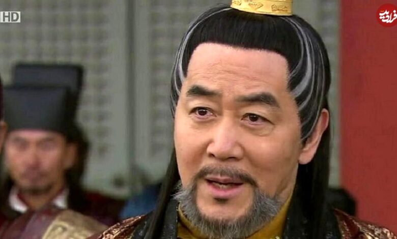 تاریخ و سفر در زمان؛ (عکس) به «امپراتور تسو» سریال امپراتور بادها 30 سالگی حال بریدن کیک عروسی عکس| سفر به تاریخ؛ «امپراتور تسو» (سریال امپراتور بادها) در 30 سالگی در حال بریدن کیک عروسی